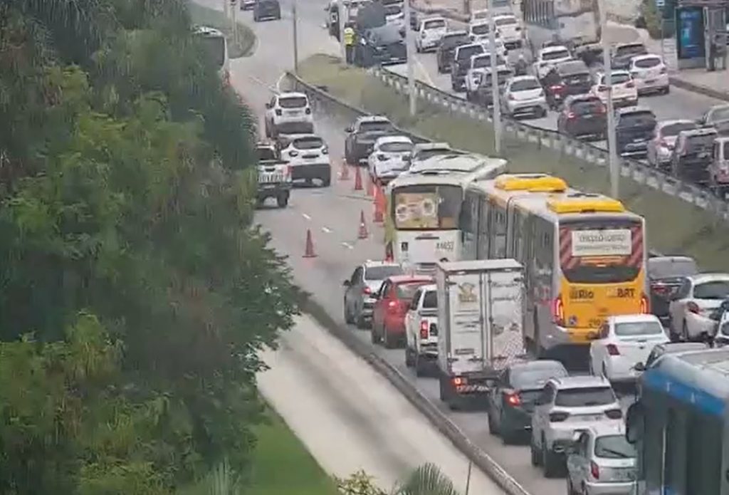 Acidente na Avenida Ayrton Senna