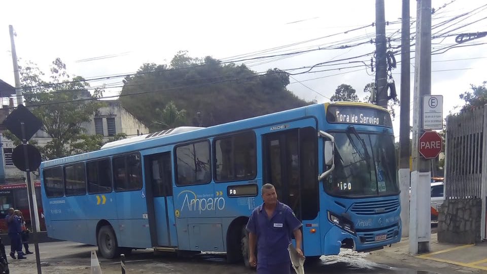 ônibus amparo