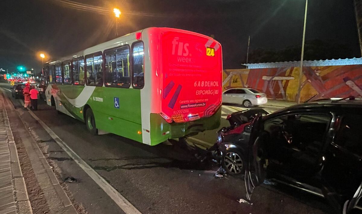 acidente envolvendo ônibus e carro