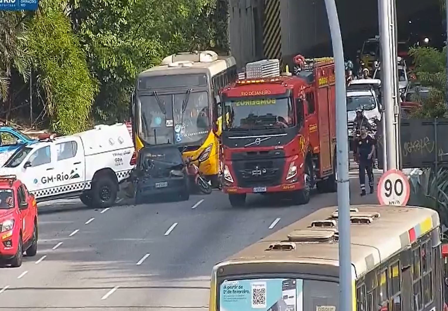 acidente no viaduto rj