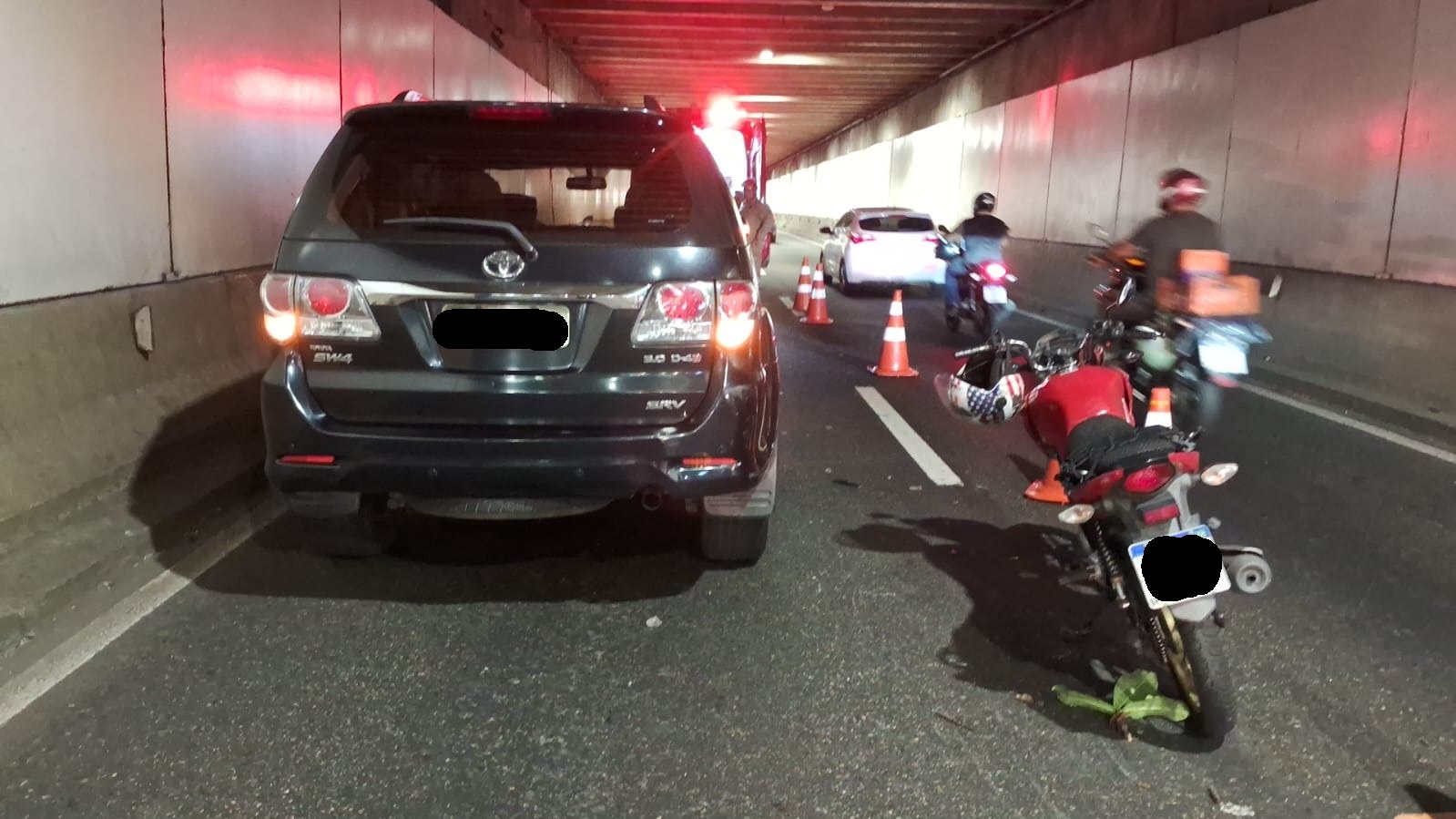 está ocupada no Túnel de São Conrado