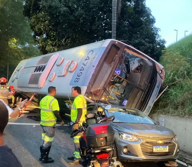 ônibus carro linha amarela