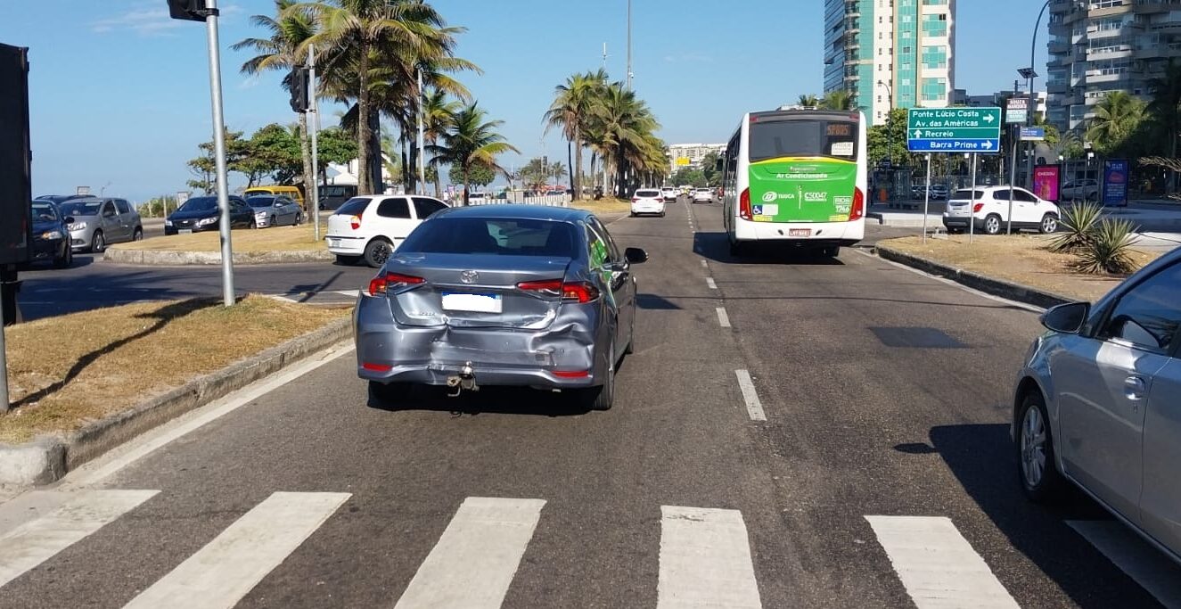 Uma faixa da Avenida Lúcio Costa