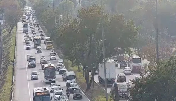 acidente avenida Brasil