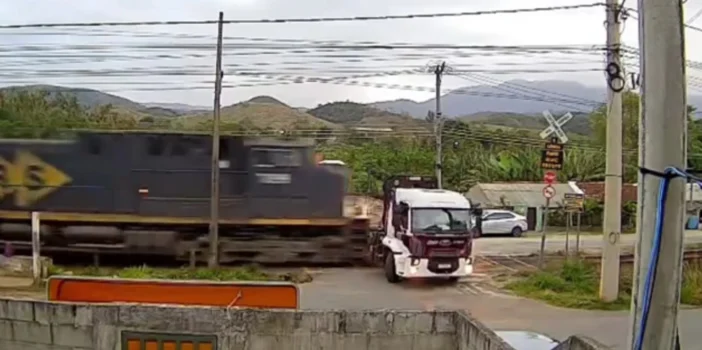 trem mrs vassouras caminhão