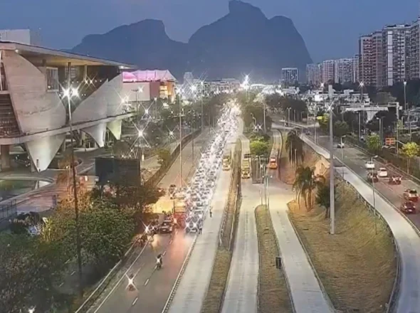 ACIDENTE NA AVENIDA DAS AMÉRICAS