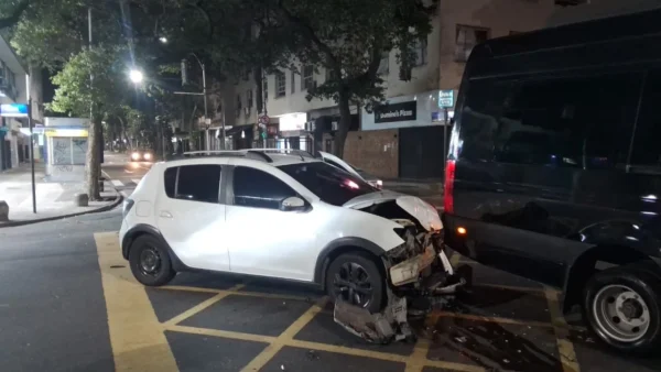 ACIDENTE NA AVENIDA NOSSA SENHORA DE COPACABANA