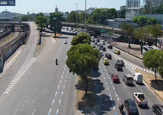 ACIDENTE NA AVENIDA REI PELÉ
