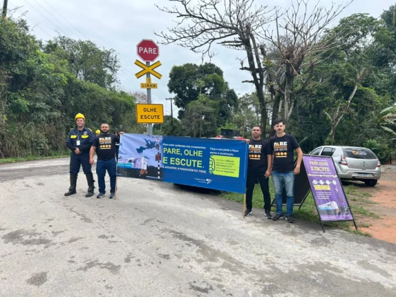 SuperVia Campanha de Segurança nas Passagens em Nível