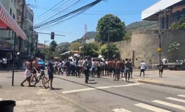 MANIFESTAÇÃO NA TIJUCA Rua Conde de Bonfim