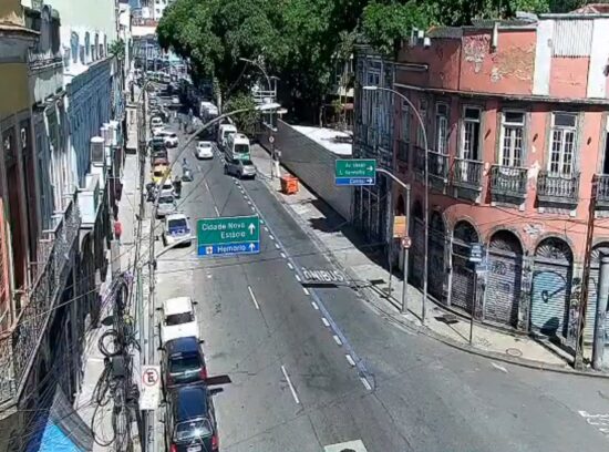 manifestação na avenida brasil