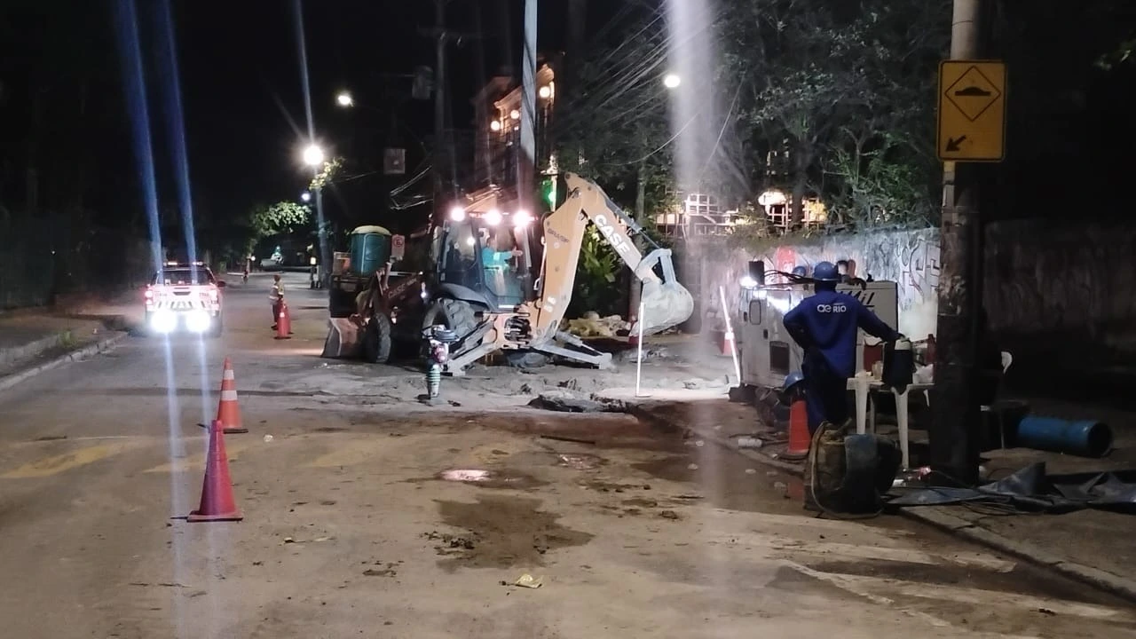reparo em rede de água RUA PACHECO LEÃO