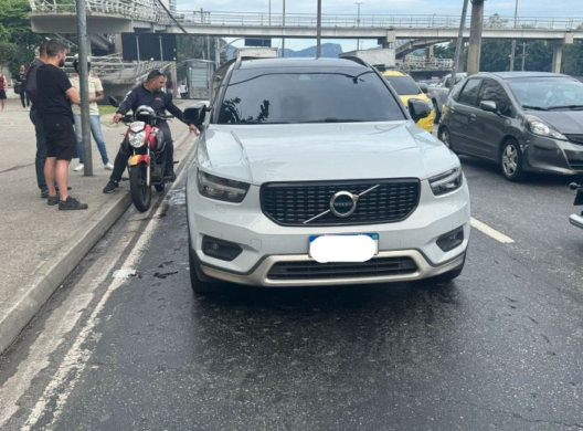 ACIDENTE NA AVENIDA EMBAIXADOR ABELARDO BUENO rio