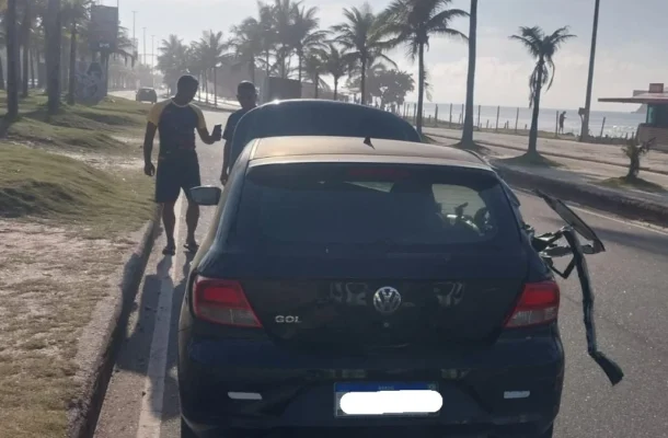 Acidente envolvendo caminhão e carro na Avenida Lúcio Costa