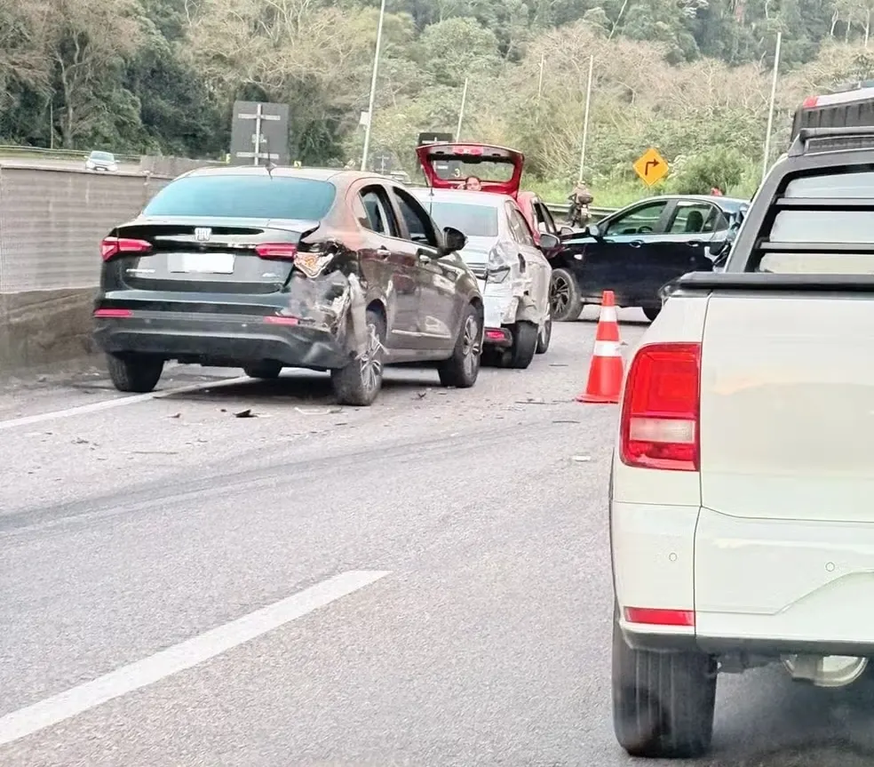 acidente na Dutra em Piraí