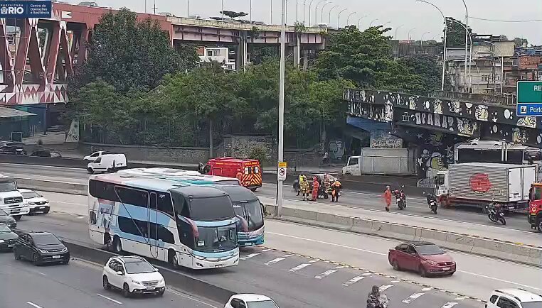 pista central da Avenida Brasil no