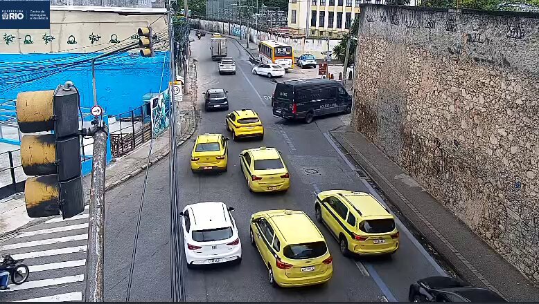 rua frei caneca veículos